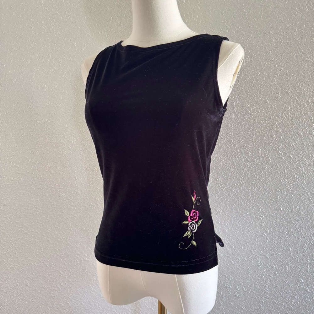 VTG No Boundaries Black Velvet Floral Embroidered Tank Top Juniors Small 3/5 Y2K